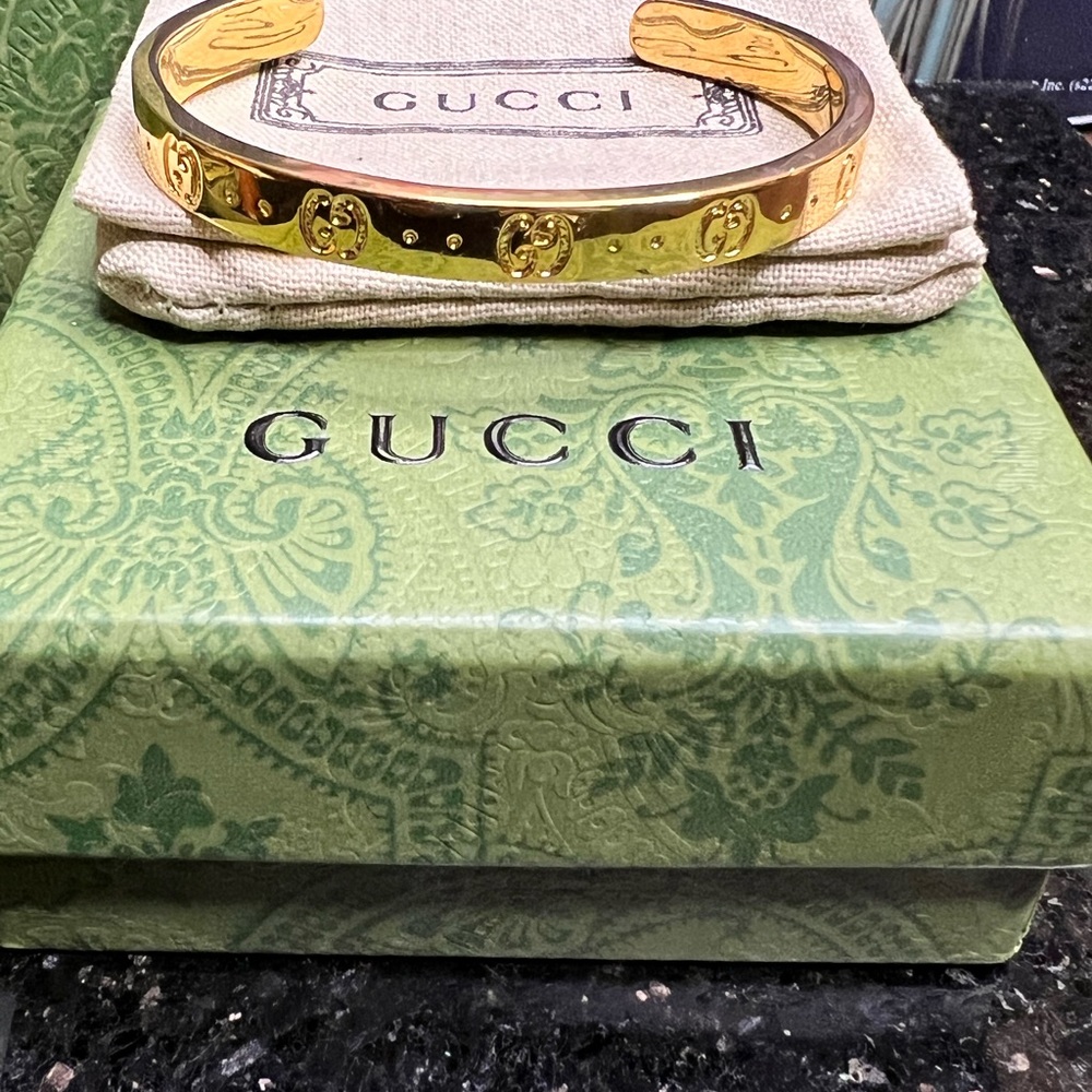 GG Gold Cuff New Never Worn OS